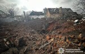 4395975